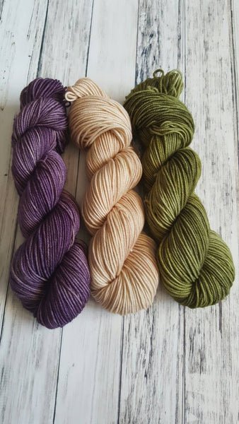 Metamorphic Worsted Weight Yarn - Smokey Quartz